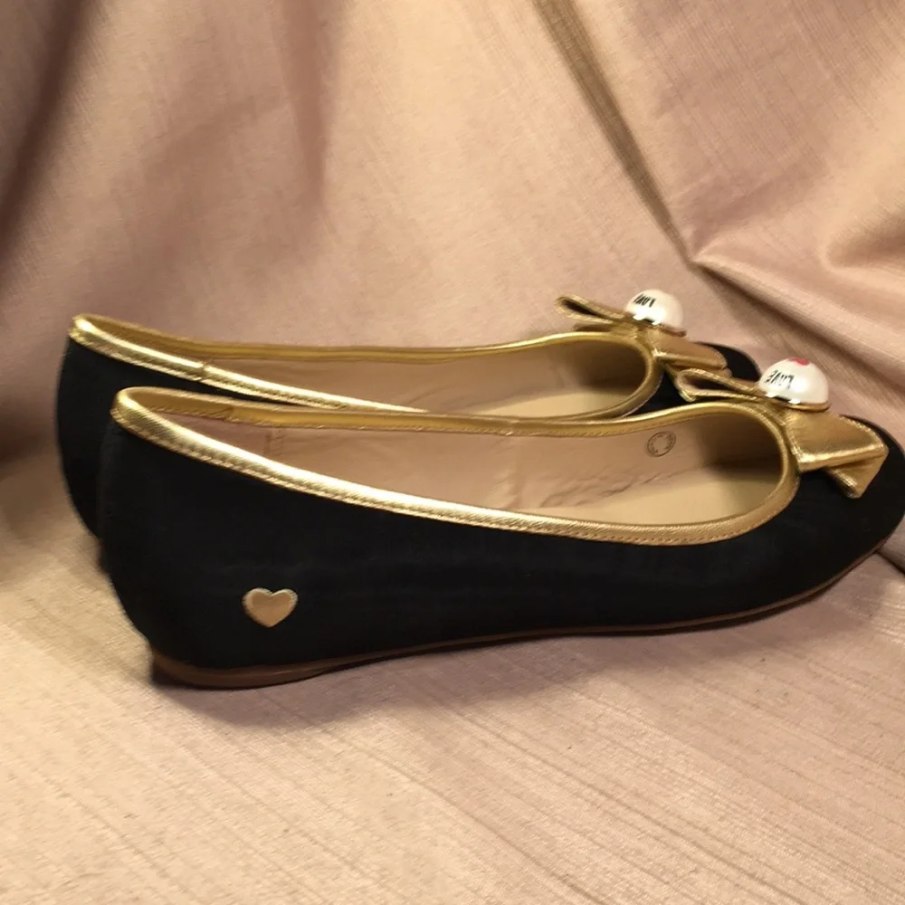 NWT Moschino Maggie B ballet flats